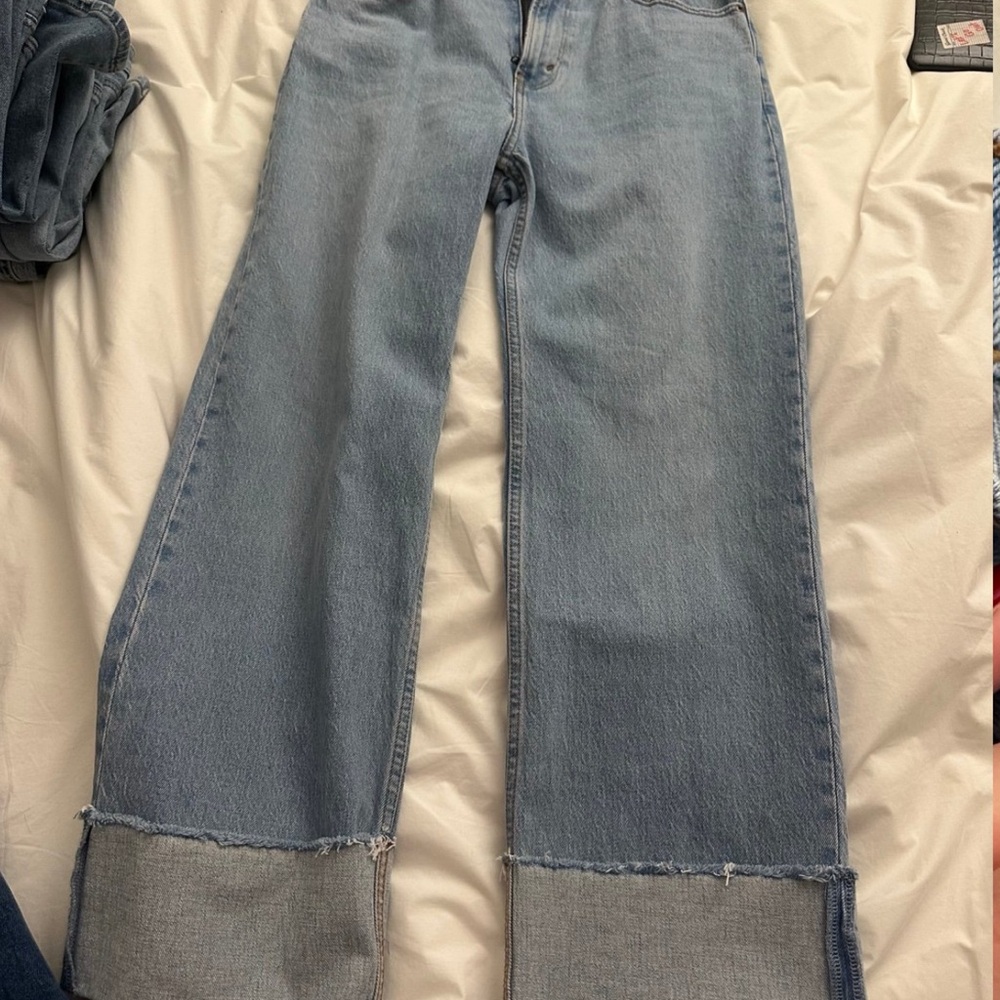 Abercrombie & Fitch Cuffed Jeans